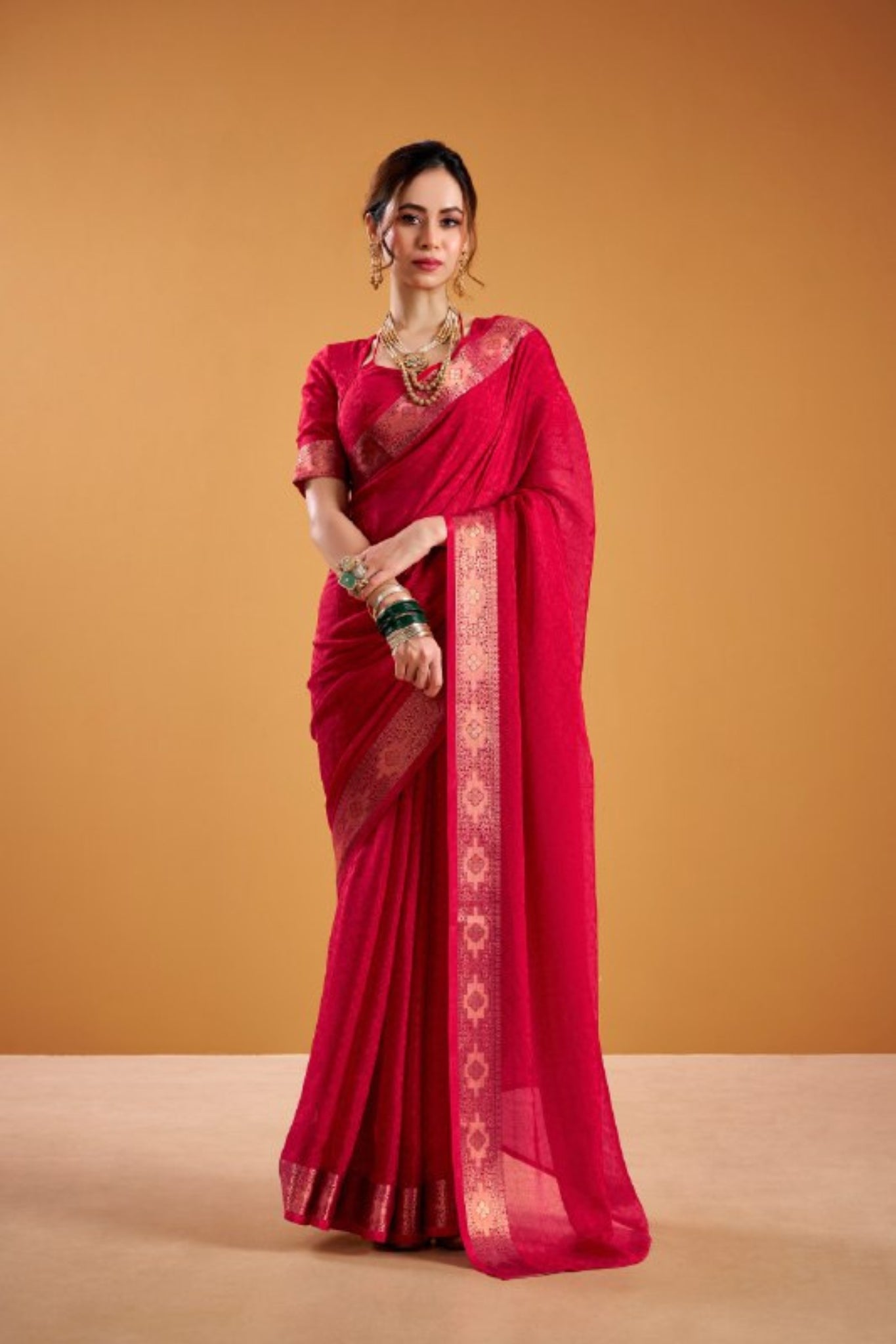Elegant Poly Shimmer Saree With Exquisite Woven Border