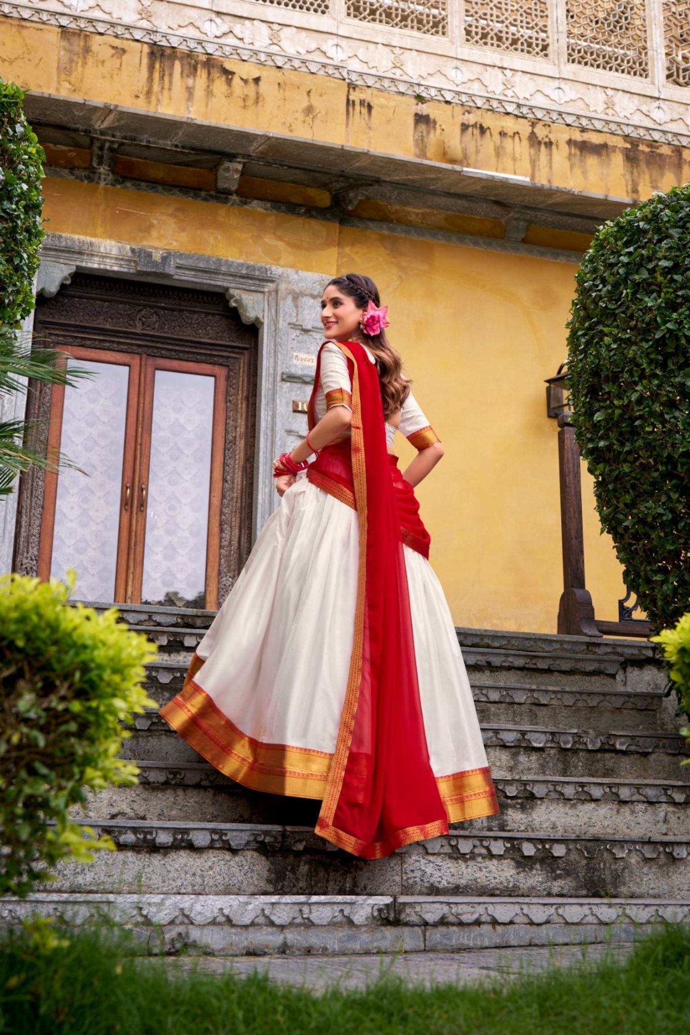 Ready-to-Wear Zari Woven Lehenga Set with Unstitched Blouse and Lace Border Dupatta