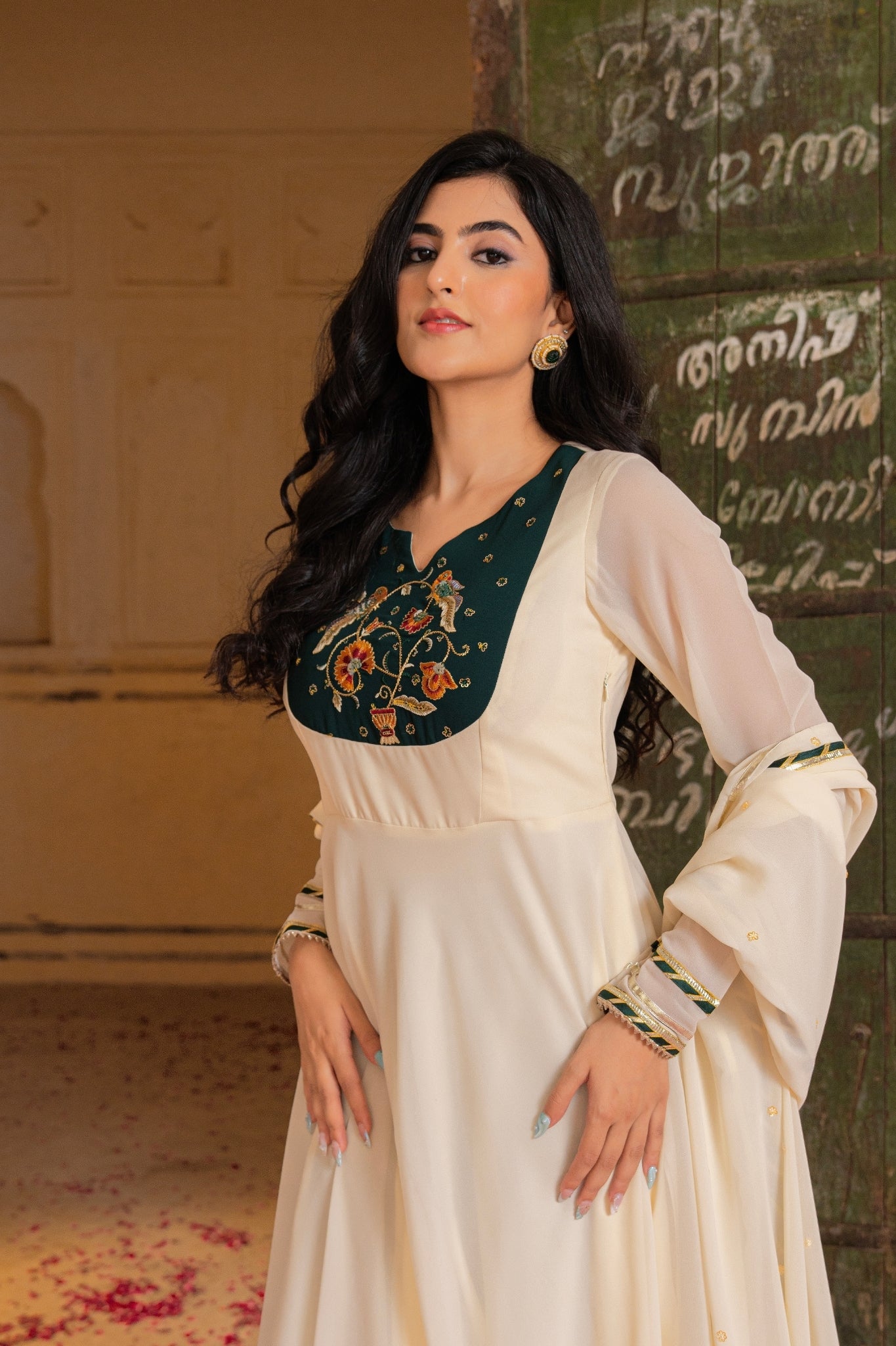 Royal Ivory Flow Anarkali Featuring Emerald Hand Embroidered Detail