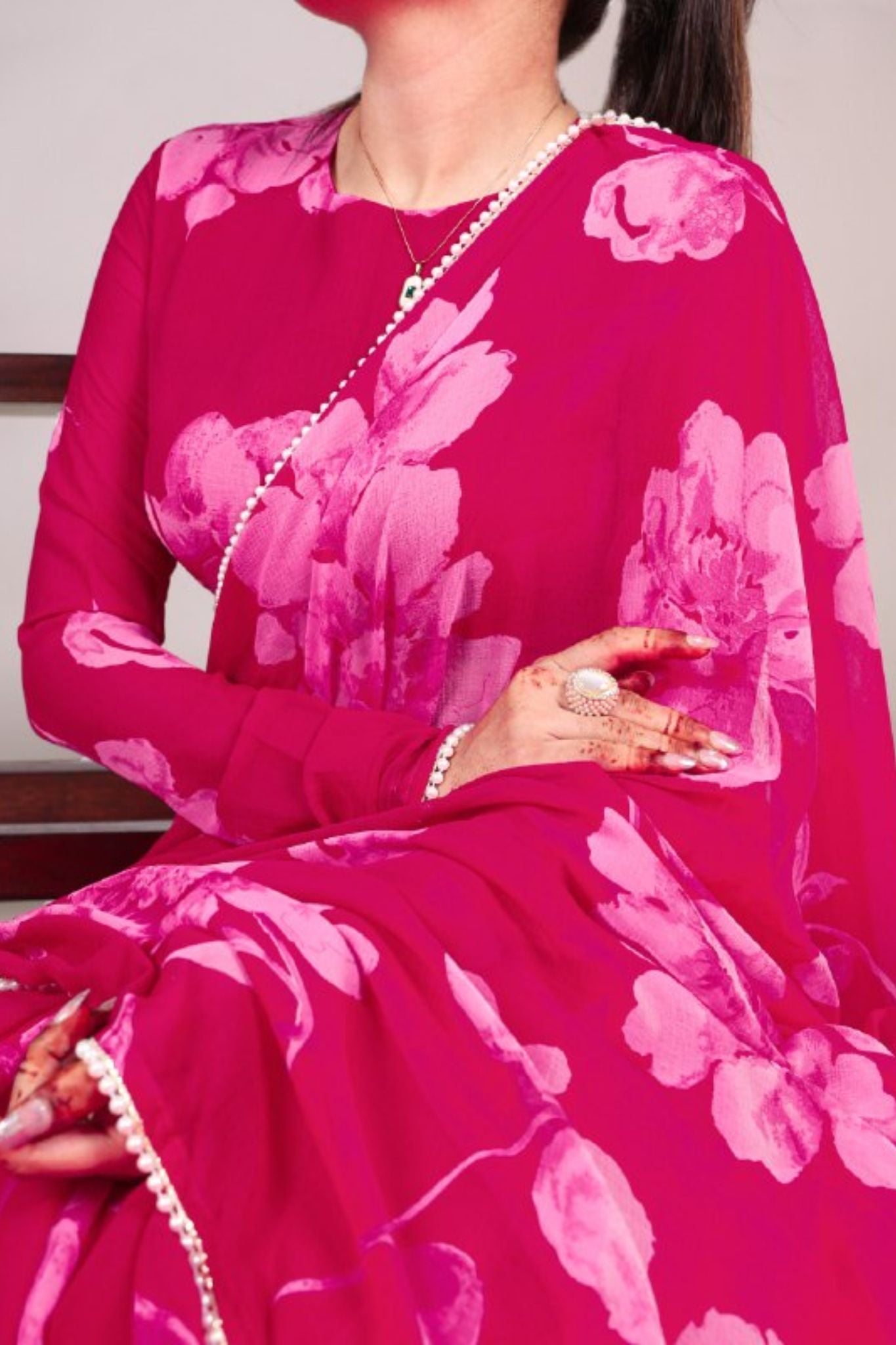 Floral Elegance Pearl Lace Border Printed Saree