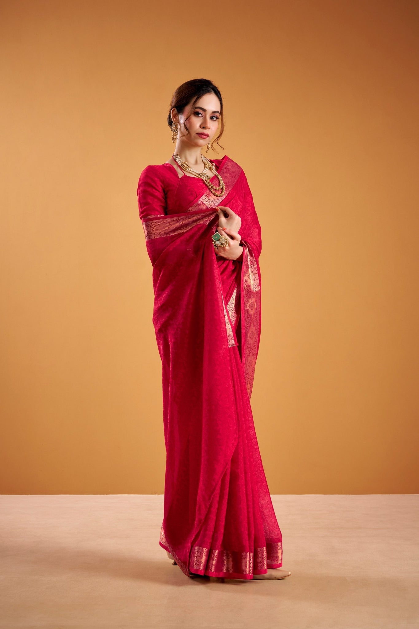 Elegant Poly Shimmer Saree With Exquisite Woven Border